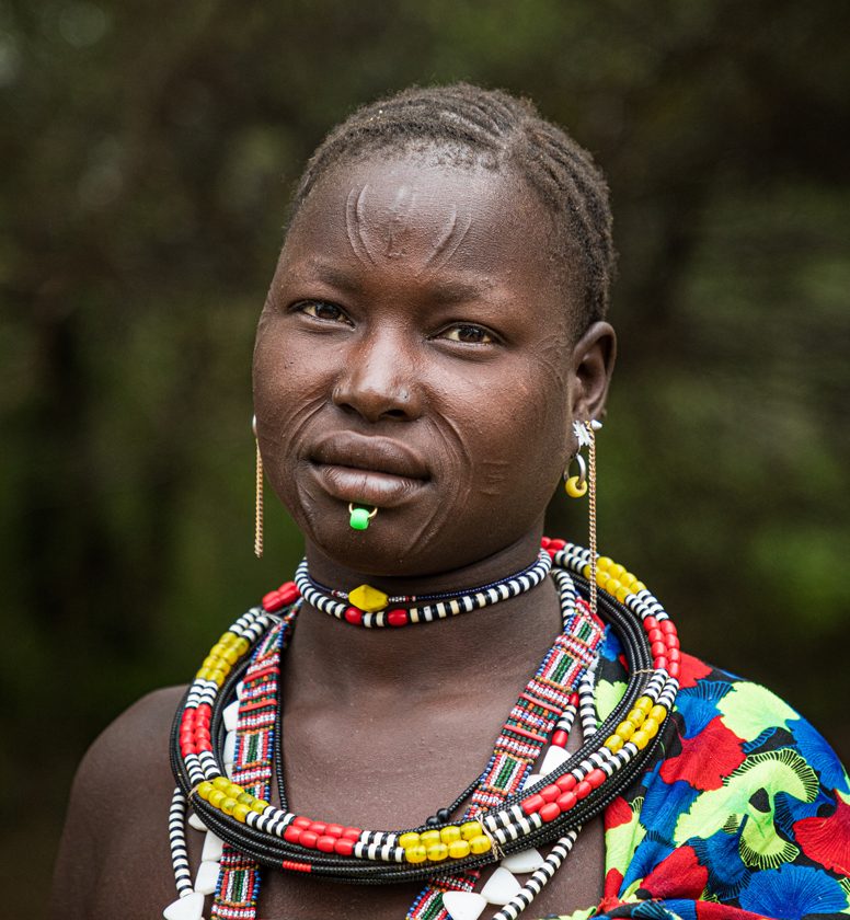 meeting with Toposa woman during ethnographic trip to South Sudan I encuentro con mujer toposa durante viaje etnográfico a Sudán del Sur