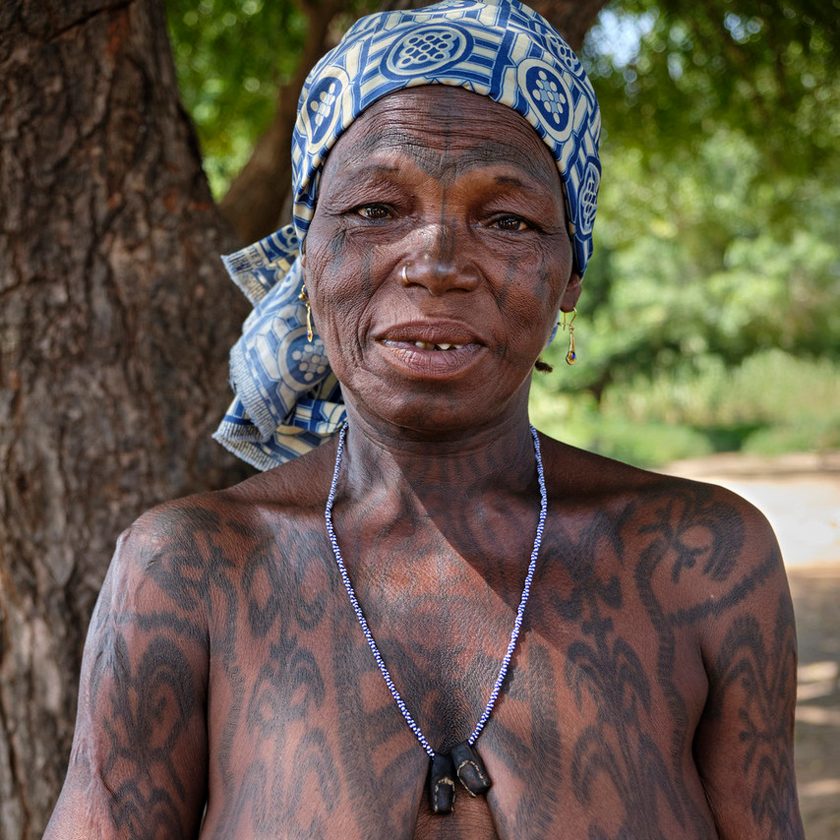 meeting with tattooed Dukkawa woman during trip to Nigeria I encuentro con mujer dukkawa tatuada durante viaje a Nigeria