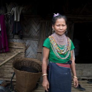 meeting with Tripura woman in a traditional village during ethnographic trip to Bangladesh I encuentro con mujer tripura en un pueblo tradicional durante viaje etnográfico a Bangladesh