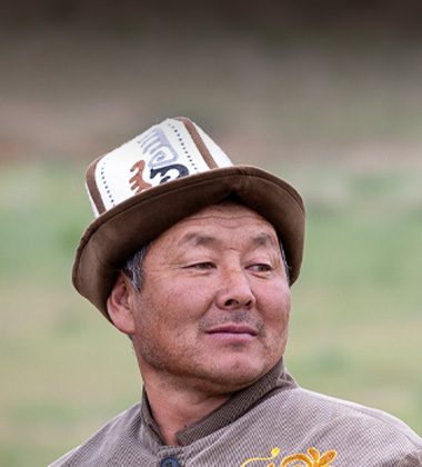 meeting nomad people during trip to Kyrgyzstan I encuentro con pueblos nómadas durante viaje a Kirguistán